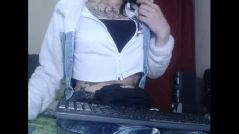 Snapshot of lorenitha_20 chatting on July 17, 2026, 1:56 am lorenitha online show from July 17, 2026, 1:56 am