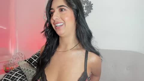 L O R E N online show from December 22, 2024, 6:59 pm