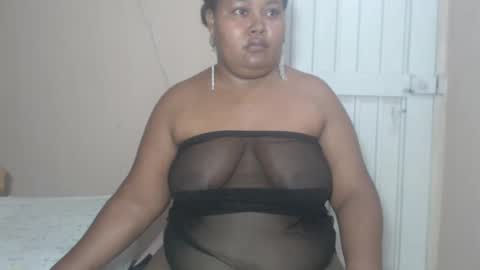 lorena online show from September 23, 2025, 2:36 am