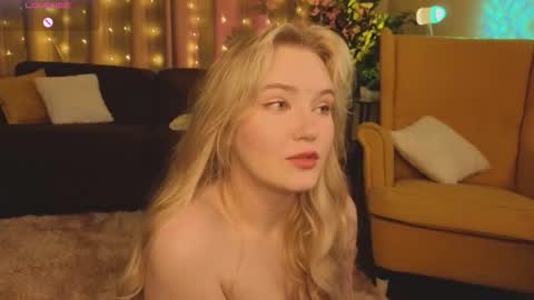 Snapshot of lorettacarnley chatting on September 25, 2025, 9:07 pm Alice online show from September 25, 2025, 9:07 pm