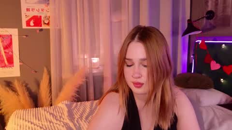 Snapshot of lori_mason chatting on February 13, 2025, 9:38 pm Lori online show from February 13, 2025, 9:38 pm