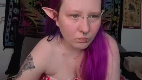 Snapshot of loricritter2 chatting on July 23, 2026, 10:40 pm Lori Critter online show from July 23, 2026, 10:40 pm