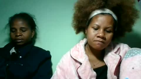 lorienne98 online show from June 16, 2026, 2:47 am