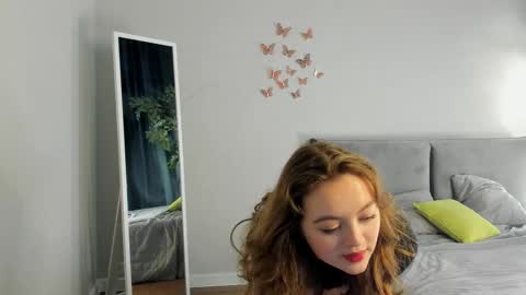 Snapshot of loritakufeldt chatting on December 1, 2025, 7:30 pm Lina online show from December 1, 2025, 7:30 pm