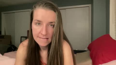 lothlori online show from February 12, 2026, 1:00 am