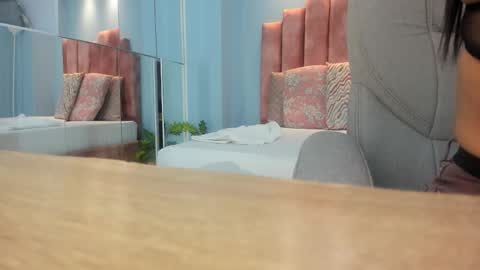  Lou Rosse  online show from December 16, 2025, 8:14 pm