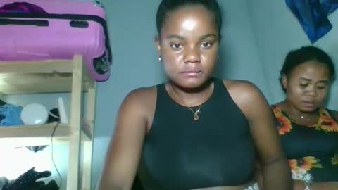 Snapshot of louane98 chatting on February 22, 2026, 4:49 pm louane98 online show from February 22, 2026, 4:49 pm