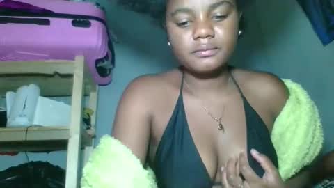 Snapshot of louane98 chatting on February 23, 2026, 6:49 pm louane98 online show from February 23, 2026, 6:49 pm