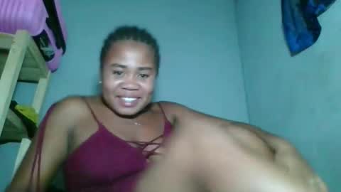 Snapshot of louane98 chatting on February 27, 2026, 1:44 pm louane98 online show from February 27, 2026, 1:44 pm