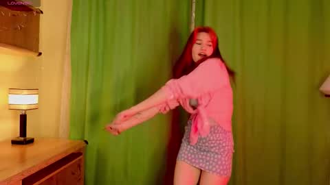 Snapshot of louannbisignano chatting on November 5, 2025, 6:52 pm Riley online show from November 5, 2025, 6:52 pm