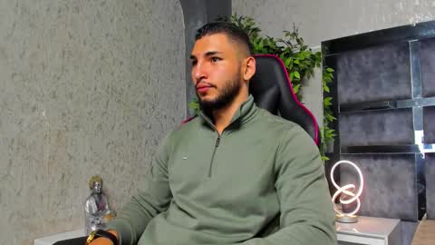 Louis online show from October 17, 2025, 8:00 pm