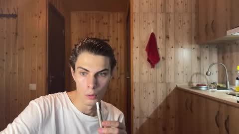 Mark online show from October 17, 2025, 2:15 am