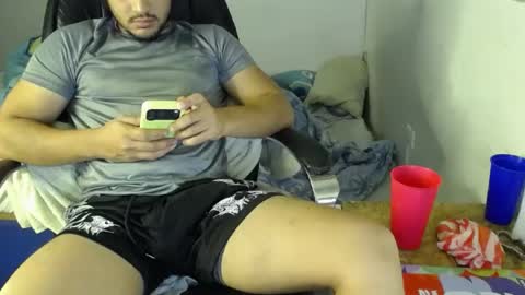 Snapshot of louis_rueda chatting on July 12, 2026, 6:15 am louis_rueda online show from July 12, 2026, 6:15 am