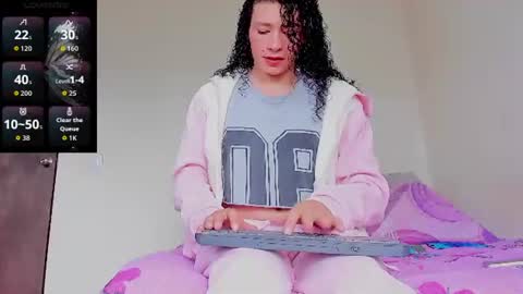 Snapshot of louise_22cm chatting on July 20, 2026, 1:02 pm Mi lu online show from July 20, 2026, 1:02 pm