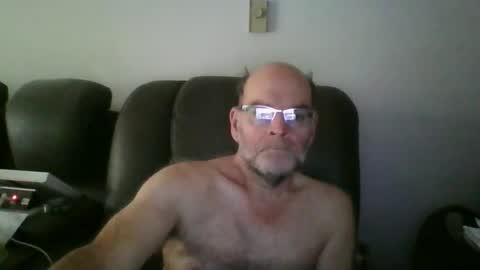 louism13 online show from December 9, 2024, 1:02 pm