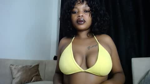 Snapshot of love_niahh chatting on February 21, 2026, 12:33 am niahh online show from February 21, 2026, 12:33 am