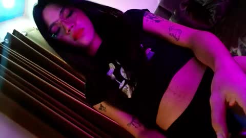 Snapshot of love_seren chatting on November 3, 2025, 11:33 am Seren online show from November 3, 2025, 11:33 am