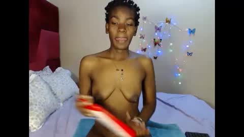 Snapshot of love_sparkle chatting on October 24, 2025, 3:08 pm love_sparkle online show from October 24, 2025, 3:08 pm