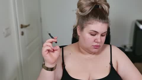 Snapshot of love_wiggy18 chatting on November 14, 2025, 8:35 am Ally online show from November 14, 2025, 8:35 am