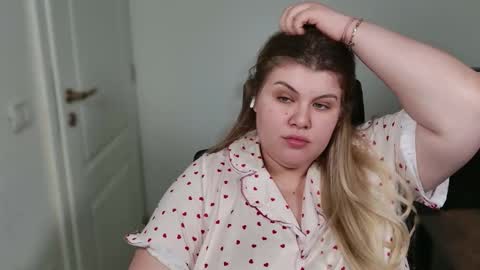 Snapshot of love_wiggy18 chatting on December 19, 2025, 12:34 pm Ally online show from December 19, 2025, 12:34 pm