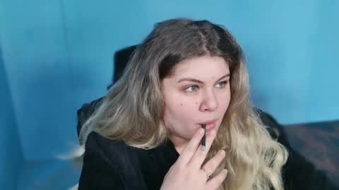 Snapshot of love_wiggy18 chatting on February 19, 2026, 8:43 am Ally online show from February 19, 2026, 8:43 am