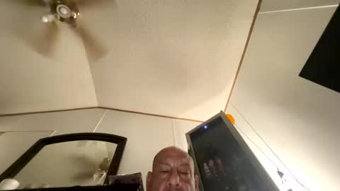 loveazz4me online show from April 27, 2026, 11:19 am