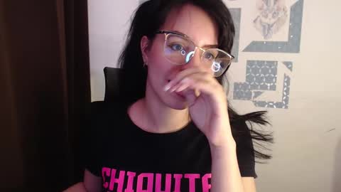 Snapshot of lovebunny_01 chatting on December 31, 2024, 11:06 pm IAmBunny online show from December 31, 2024, 11:06 pm