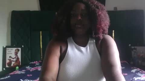 Snapshot of lovecumsluttie chatting on November 6, 2025, 9:54 am mila online show from November 6, 2025, 9:54 am