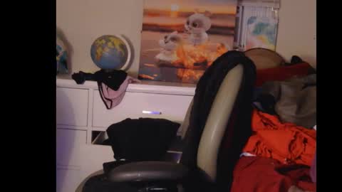 Ashley and Leon online show from February 6, 2026, 4:17 am