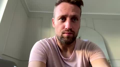 Snapshot of lovefuesse chatting on November 3, 2025, 8:37 am lovefuesse online show from November 3, 2025, 8:37 am