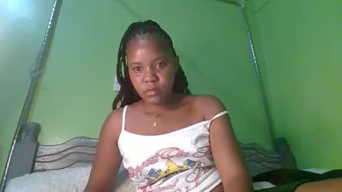 lovegal335 online show from May 25, 2026, 7:53 pm