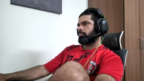 Snapshot of lovehairyindian chatting on July 1, 2026, 6:37 am Indian hairy online show from July 1, 2026, 6:37 am