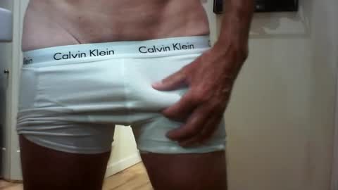 lovehairyone online show from July 30, 2026, 4:33 am