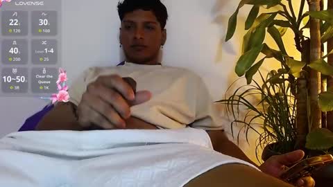 Snapshot of lovelatinsclub chatting on April 12, 2026, 4:06 am Justin and pandora online show from April 12, 2026, 4:06 am