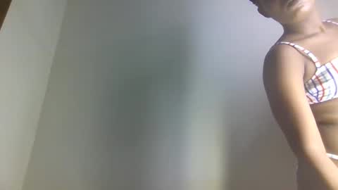 lovelbrownie online show from November 13, 2025, 8:41 pm