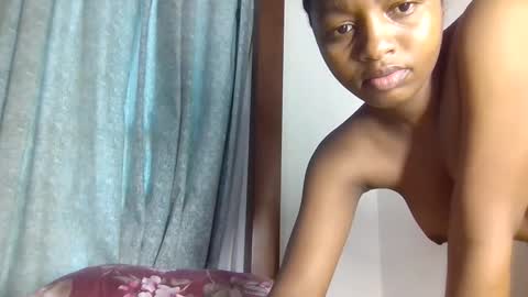 lovelbrownie online show from November 24, 2025, 8:03 am