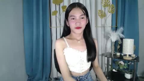 Snapshot of lovely_bellax chatting on May 19, 2026, 12:38 am BELLA online show from May 19, 2026, 12:38 am