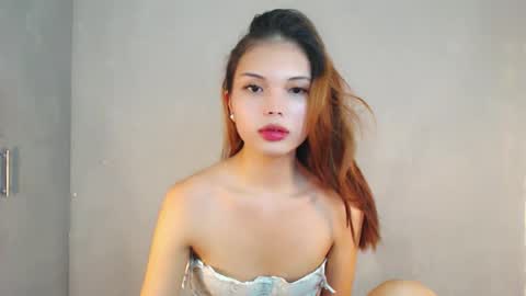 Snapshot of lovely_darlingx chatting on June 11, 2026, 2:53 am Precious . online show from June 11, 2026, 2:53 am