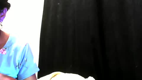 Snapshot of lovely_manificent4u chatting on December 14, 2024, 2:45 am Lest online show from December 14, 2024, 2:45 am