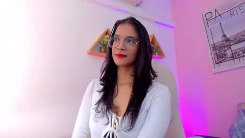 Snapshot of lovely_oliviaa chatting on June 2, 2026, 6:54 pm Olivia online show from June 2, 2026, 6:54 pm