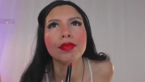 Snapshot of lovely_queens chatting on December 17, 2025, 10:54 am online show from December 17, 2025, 10:54 am