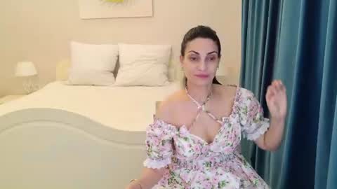 Beatrice online show from July 18, 2026, 12:20 pm