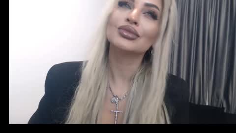 Snapshot of lovelyblondyxxx chatting on February 12, 2025, 10:26 pm PrAllinXXXa online show from February 12, 2025, 10:26 pm