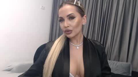 Snapshot of lovelyblondyxxx chatting on March 8, 2025, 11:49 pm PrAllinXXXa online show from March 8, 2025, 11:49 pm