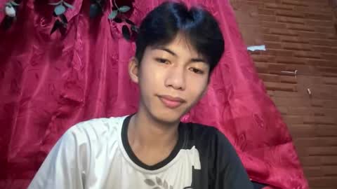 lovelyboy_jm online show from May 11, 2026, 1:17 pm