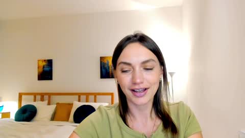 Snapshot of lovelyeemia chatting on December 7, 2024, 6:15 pm Mia online show from December 7, 2024, 6:15 pm