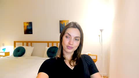 Snapshot of lovelyeemia chatting on December 11, 2024, 4:31 pm Mia online show from December 11, 2024, 4:31 pm