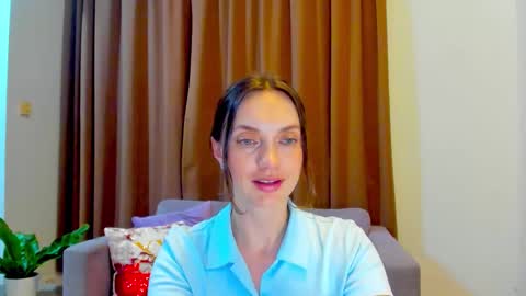 Snapshot of lovelyeemia chatting on October 28, 2025, 11:14 am Mia online show from October 28, 2025, 11:14 am