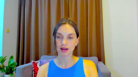 Snapshot of lovelyeemia chatting on November 3, 2025, 1:23 pm Mia online show from November 3, 2025, 1:23 pm