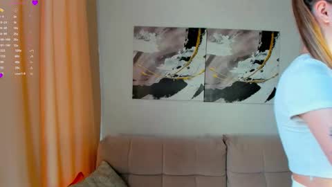 Snapshot of lovelygracee chatting on October 20, 2025, 12:49 pm lovelygracee online show from October 20, 2025, 12:49 pm